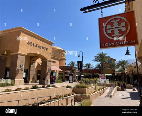 desert hills premium outlets gucci store|gucci outlet cabazon ca.